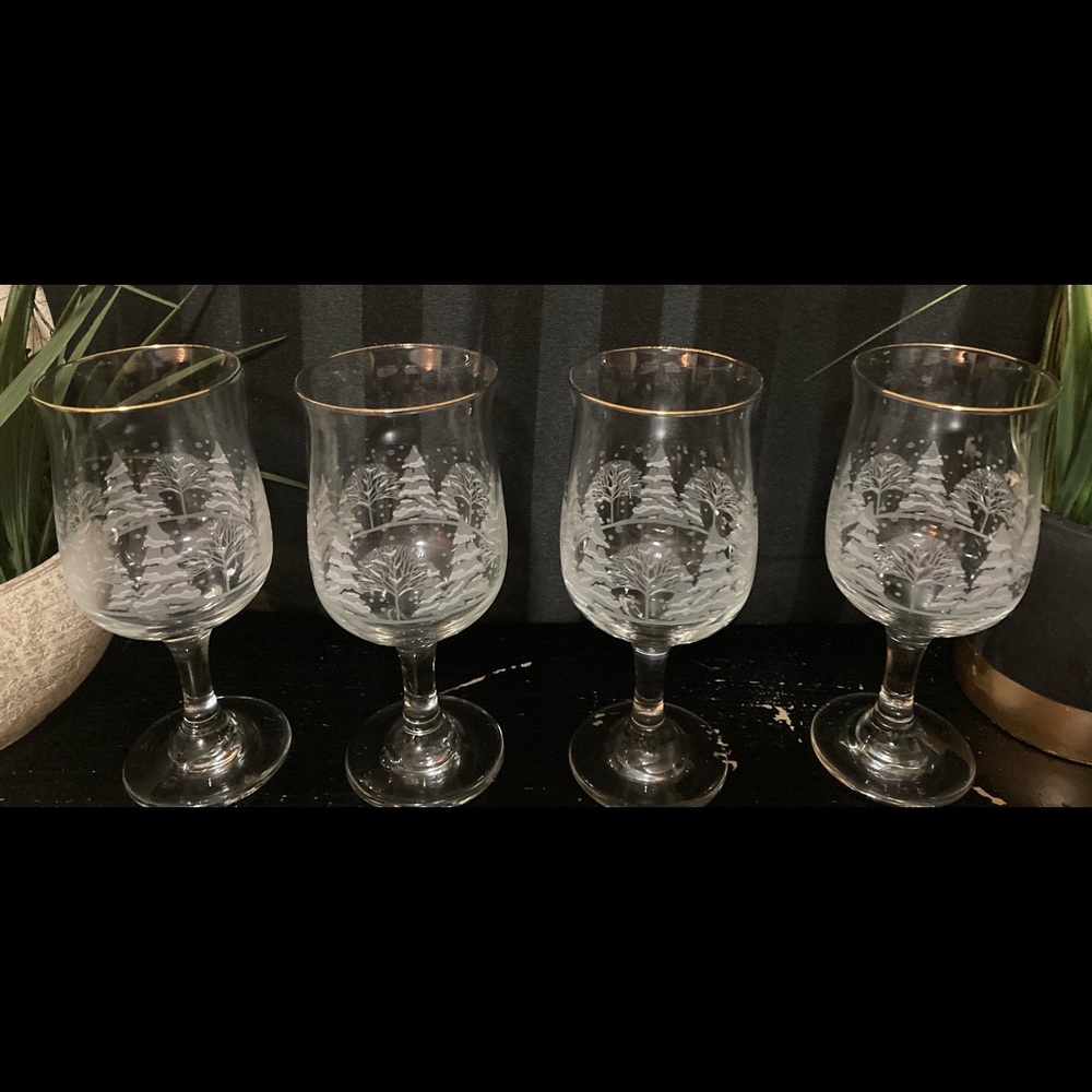 Vintage 1980s Arby's Wine Water Glass Goblet Christmas Gold Rim set of 4